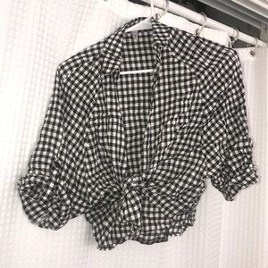 tieable gingham shirt